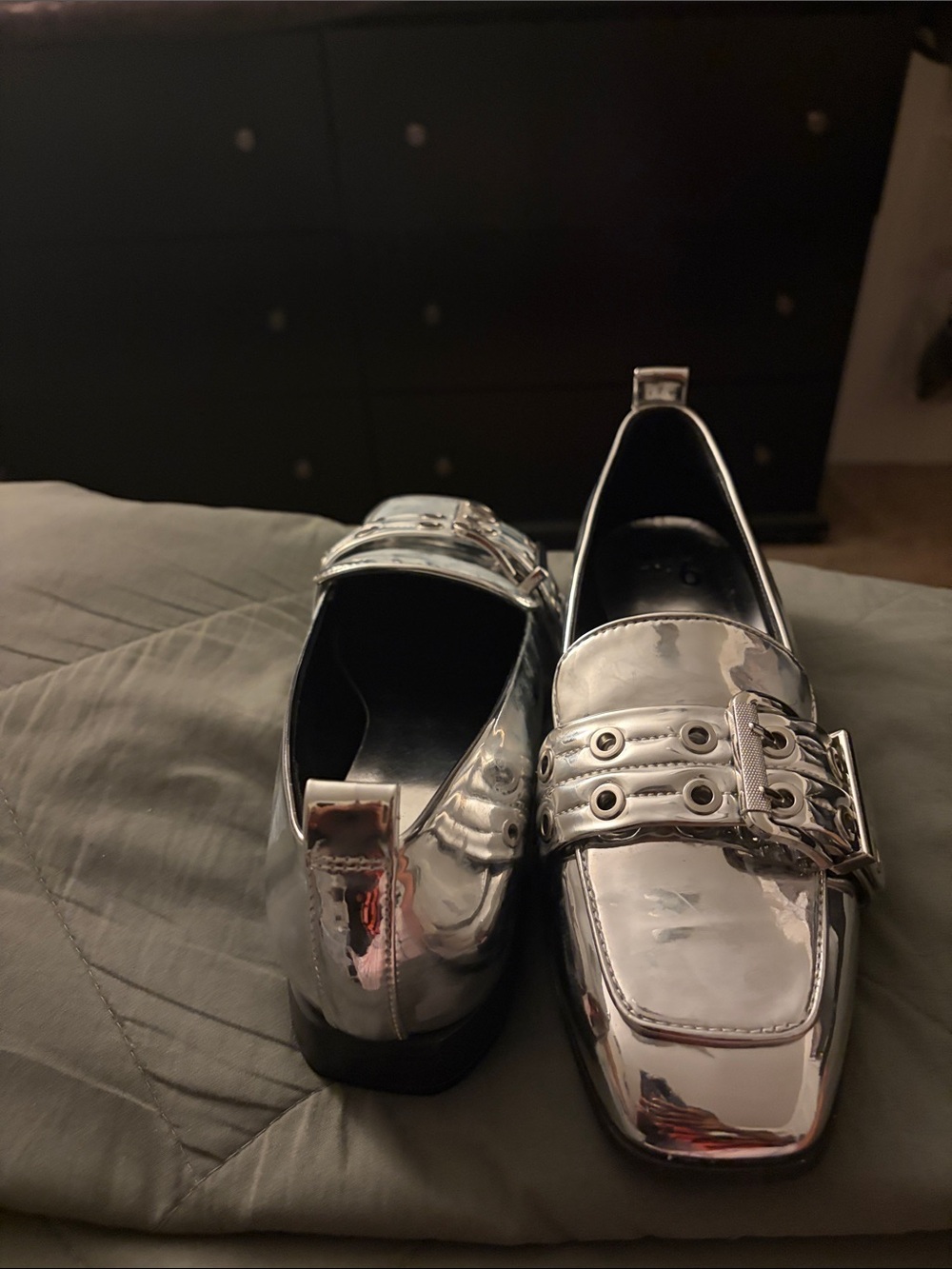 Metallic Silver Flats - Picture 3 of 4